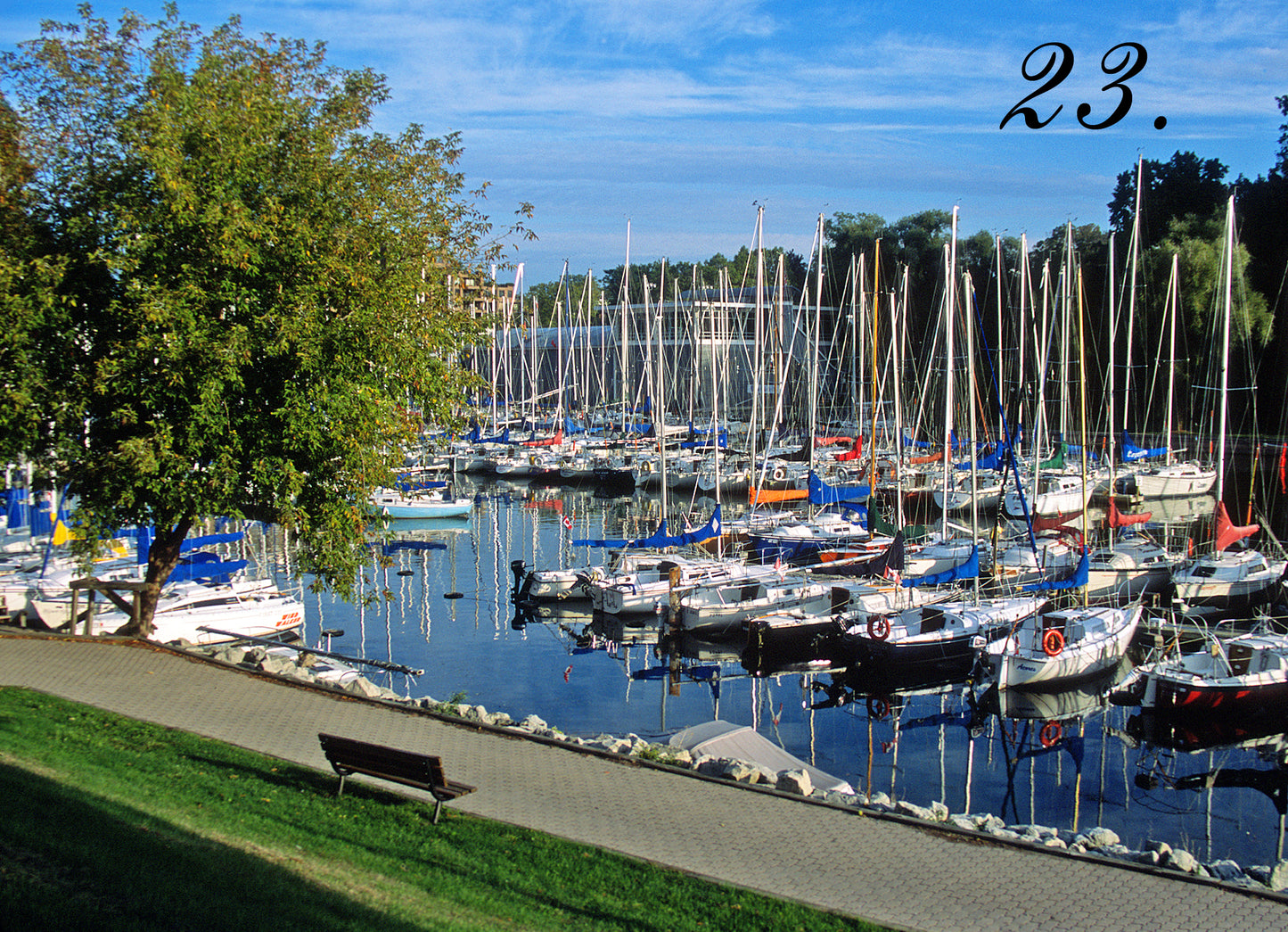 CLOSE QUARTERS - Oakville Harbour
