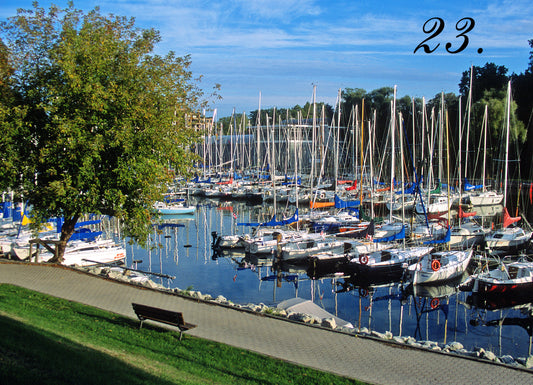 CLOSE QUARTERS - Oakville Harbour